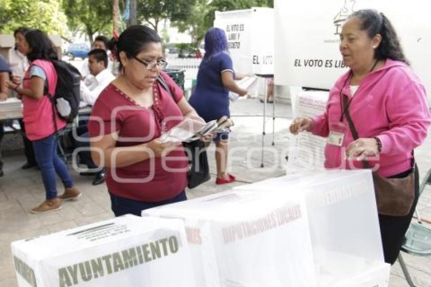 ELECCIONES . ACATLÁN