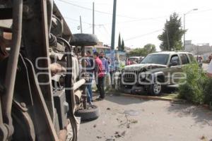 ELECCIONES . CAMIONETA CON URNAS