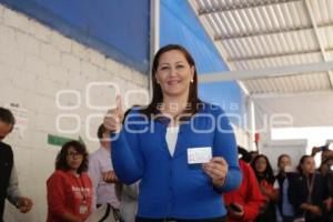 ELECCIONES . VOTO . MARTHA ERIKA