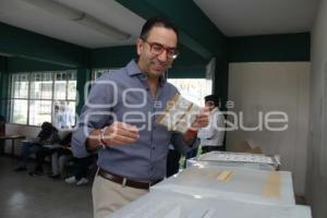 ELECCIONES . VOTO . JAVIER LOZANO