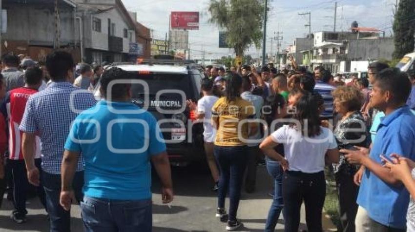 ELECCIONES . CAMIONETA CON URNAS