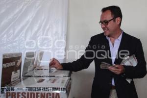 ELECCIONES . VOTO GUILLERMO DELOYA