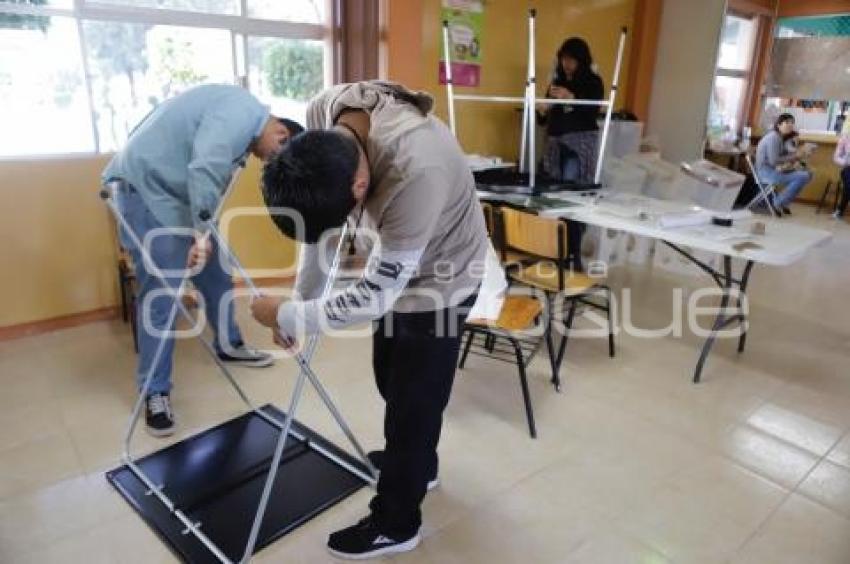 ELECCIONES . INSTALACIÓN DE CASILLAS