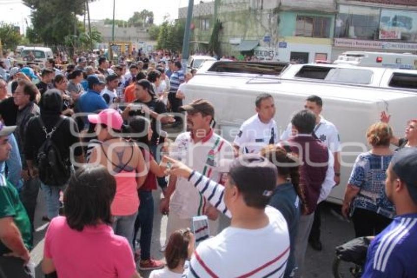 ELECCIONES . CAMIONETA CON URNAS