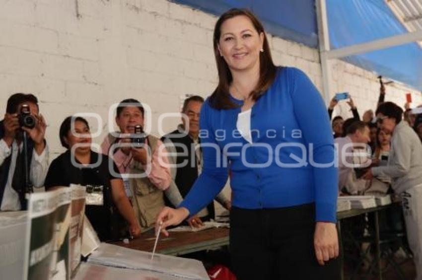 ELECCIONES . VOTO . MARTHA ERIKA