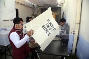 ELECCIONES . INSTALACIÓN DE CASILLAS