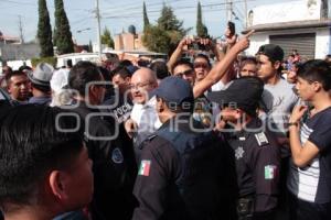 ELECCIONES . CAMIONETA CON URNAS