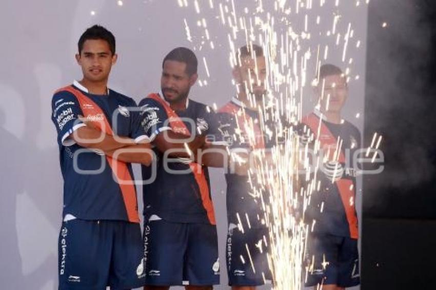 CLUB PUEBLA . PRESENTACIÓN UNIFORMES