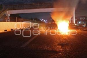 BLOQUEO AUTOPISTA