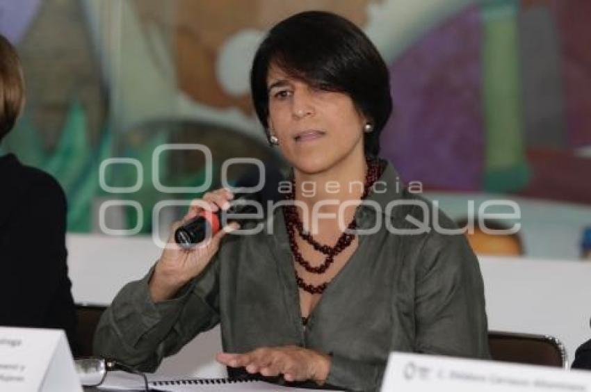 ÁNGELA QUIROGA