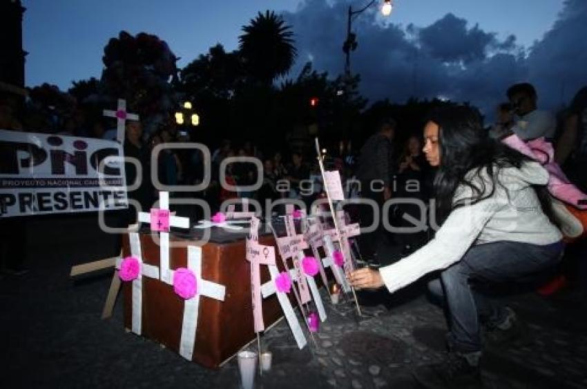 FEMINICIDIO . MARCHA SILENCIOSA