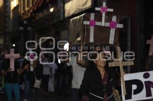 FEMINICIDIO . MARCHA SILENCIOSA