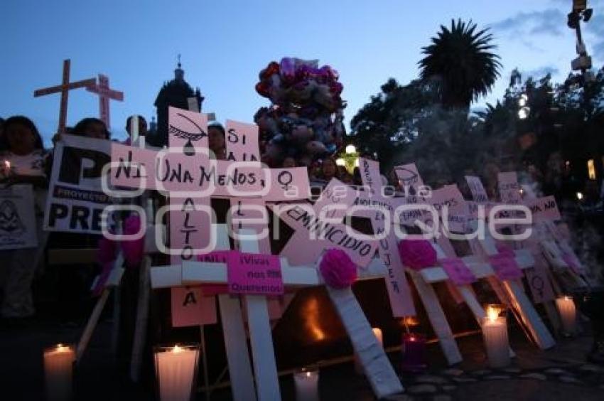 FEMINICIDIO . MARCHA SILENCIOSA