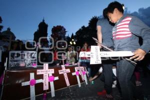 FEMINICIDIO . MARCHA SILENCIOSA