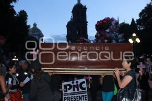 FEMINICIDIO . MARCHA SILENCIOSA