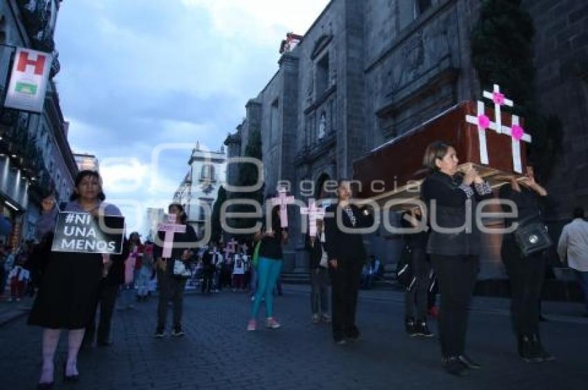 FEMINICIDIO . MARCHA SILENCIOSA