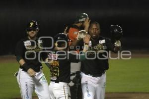 BÉISBOL . PERICOS VS LEONES