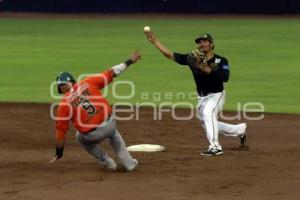 BÉISBOL . PERICOS VS LEONES