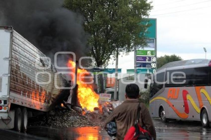 BLOQUEO AUTOPISTA