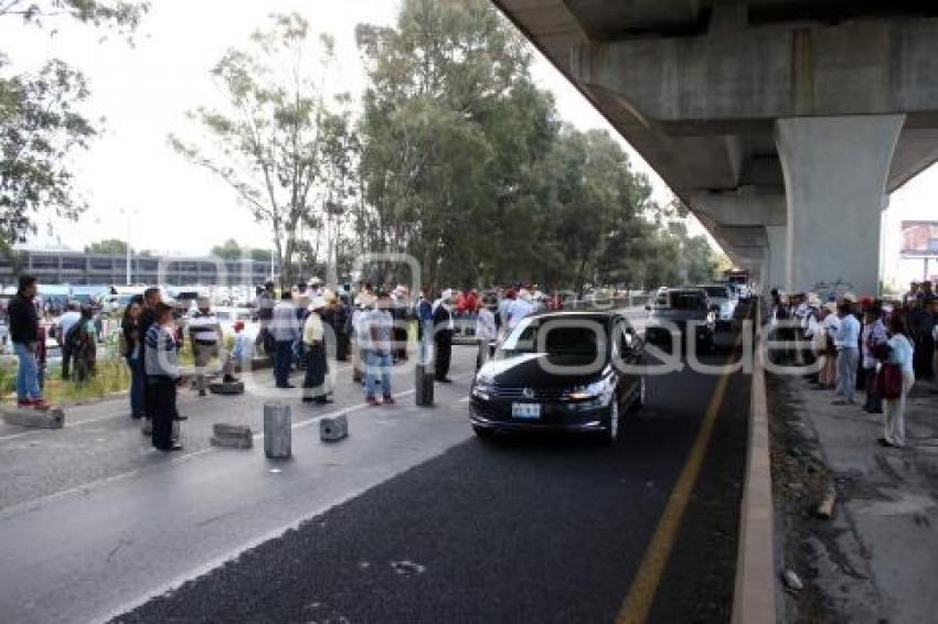 CIERRE AUTOPISTA . VW