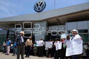 CIERRE AUTOPISTA . VW