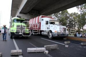 CIERRE AUTOPISTA . VW