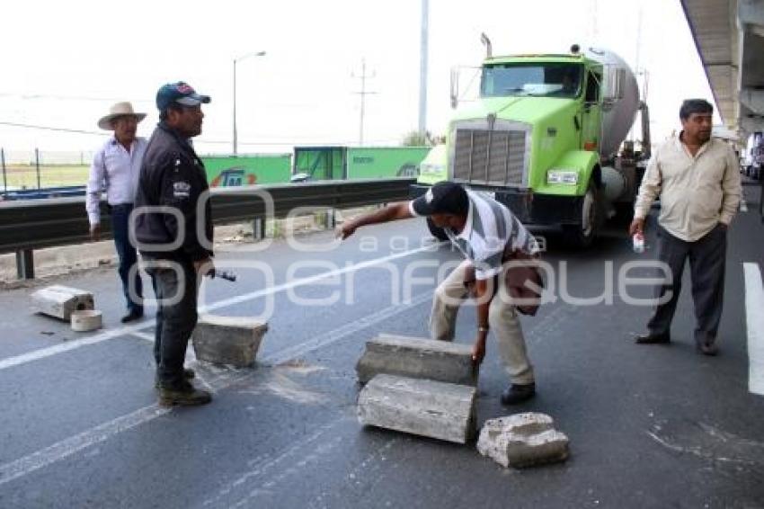 CIERRE AUTOPISTA . VW