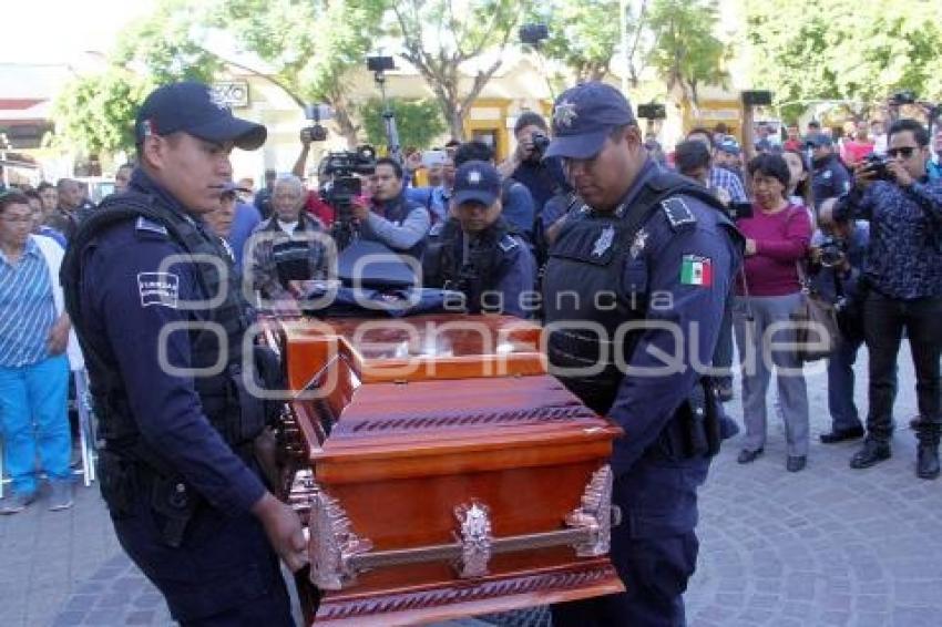 TEHUACÁN .  VELORIO POLICÍA