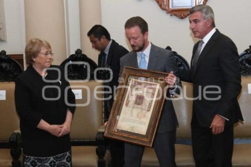 CÉDULA REAL . MICHELLE BACHELET