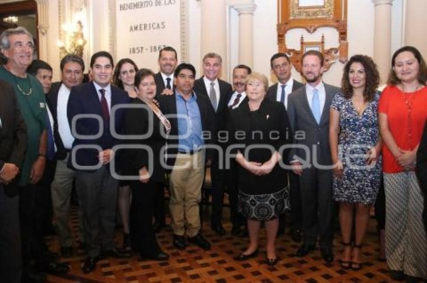 CÉDULA REAL . MICHELLE BACHELET