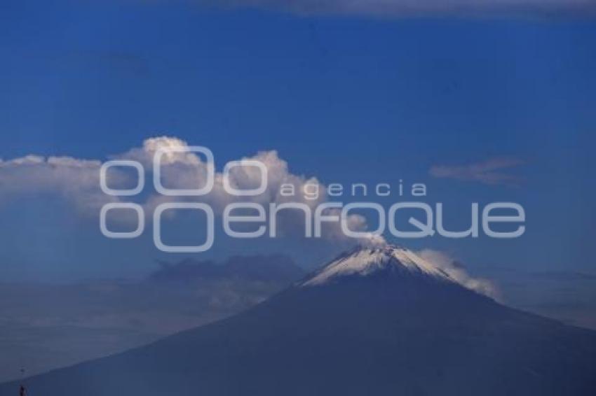 FUMAROLA . POPOCATÉPETL