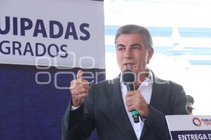 ENTREGAN PATRULLAS EN SAN ANDRÉS CHOLULA