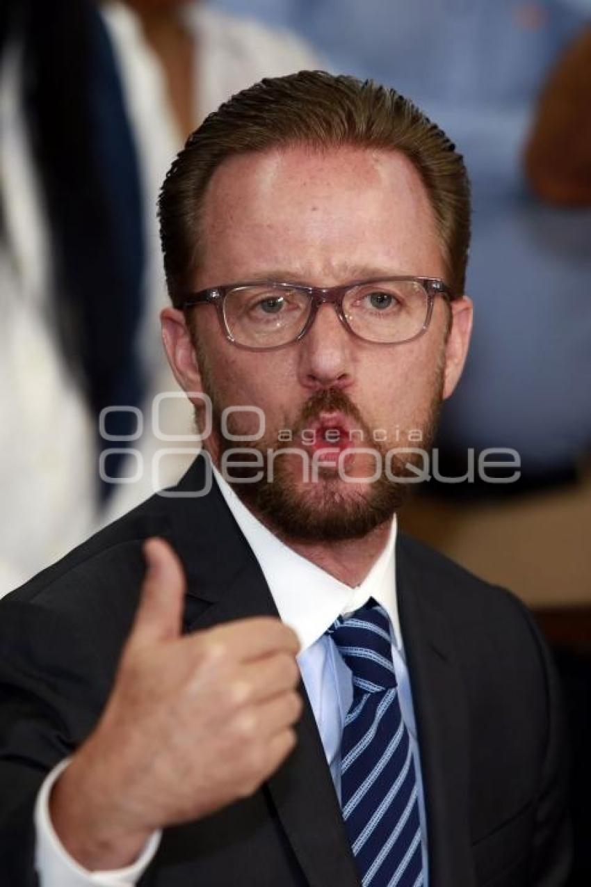 LUIS BANCK