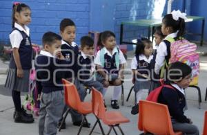 REGRESO A CLASES . ACATLÁN