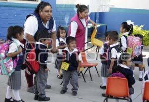 REGRESO A CLASES . ACATLÁN