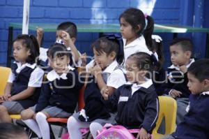 REGRESO A CLASES . ACATLÁN