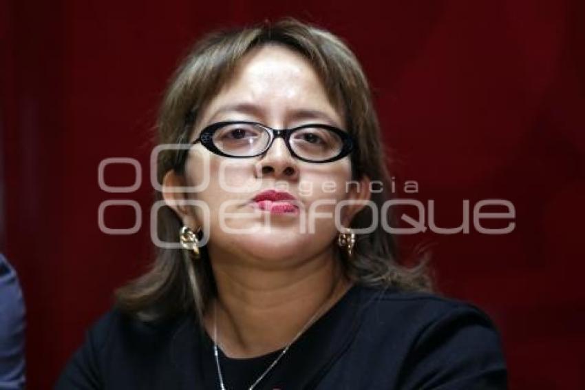 CLAUDIA RIVERA . CONVOCATORIA DISEÑO IDENTIDAD
