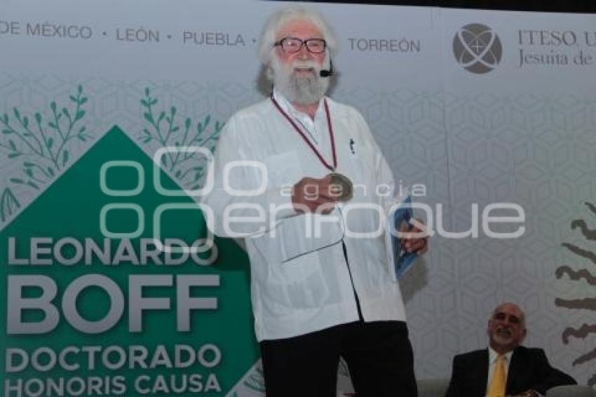 IBERO . DOCTORADO HONORIS CAUSA