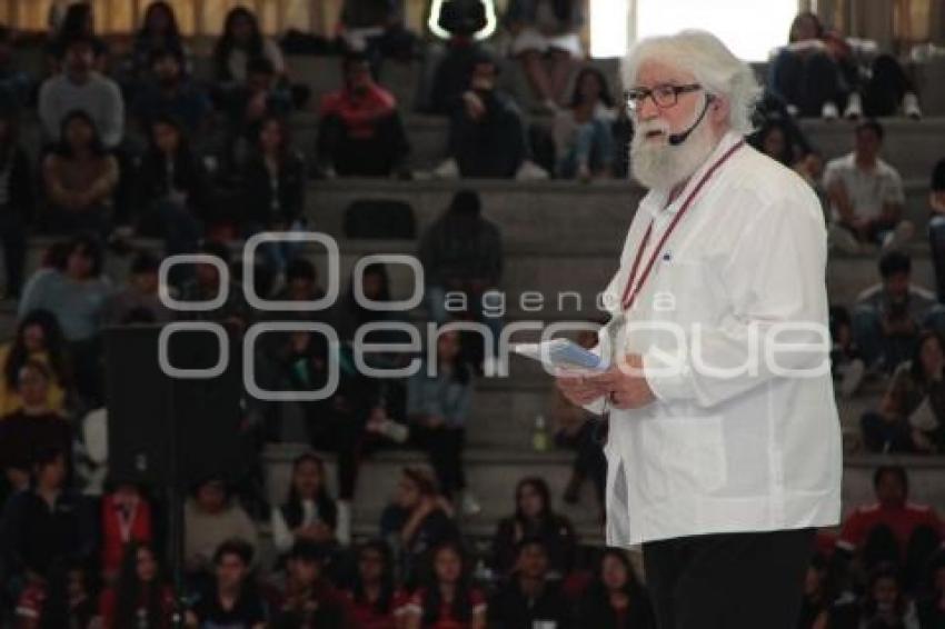 IBERO . DOCTORADO HONORIS CAUSA