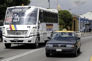 TRANSPORTE . TAXIS