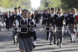 DESFILE . PASE DE REVISTA