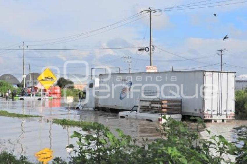 INUNDACIÓN AUTOPISTA