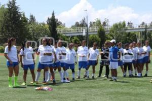 ENTRENAMIENTO CLUB PUEBLA FEMENIL