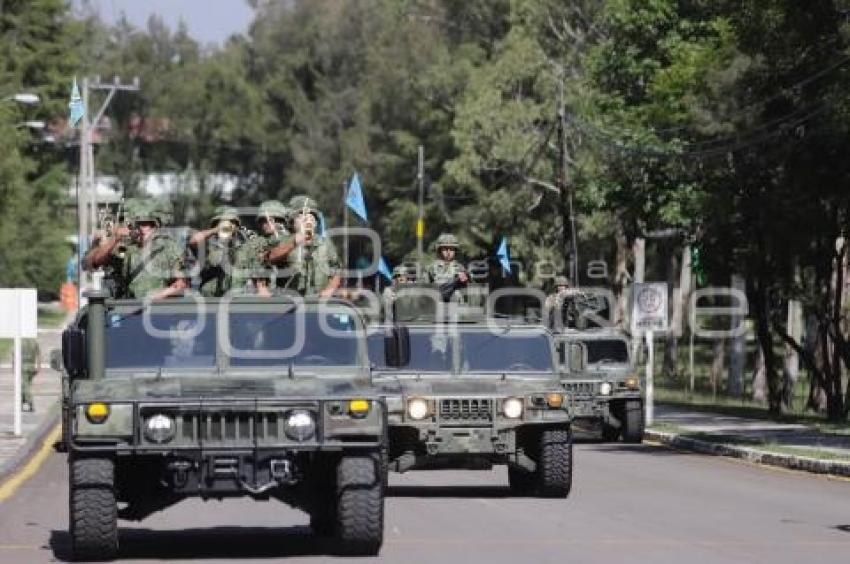 PASE DE REVISTA . XXV ZONA MILITAR