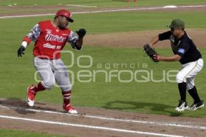 BÉISBOL . PERICOS VS DIABLOS ROJOS