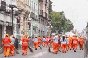 DESFILE . LIMPIEZA