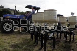 ENTREGA DE APOYO AL CAMPO