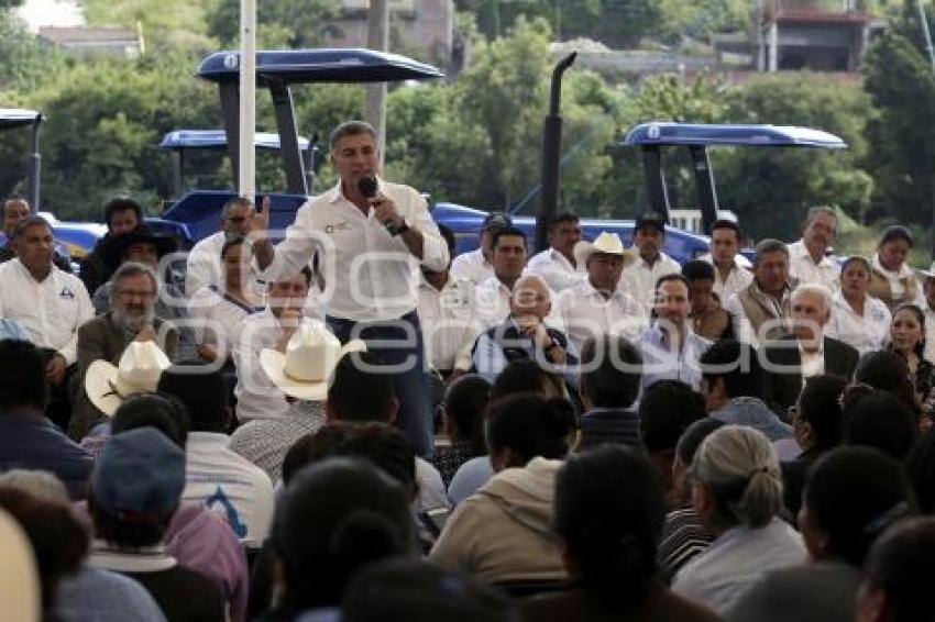 ENTREGA DE APOYO AL CAMPO