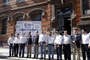 GOBIERNO . RECONSTRUCCIÓN ESCUELAS