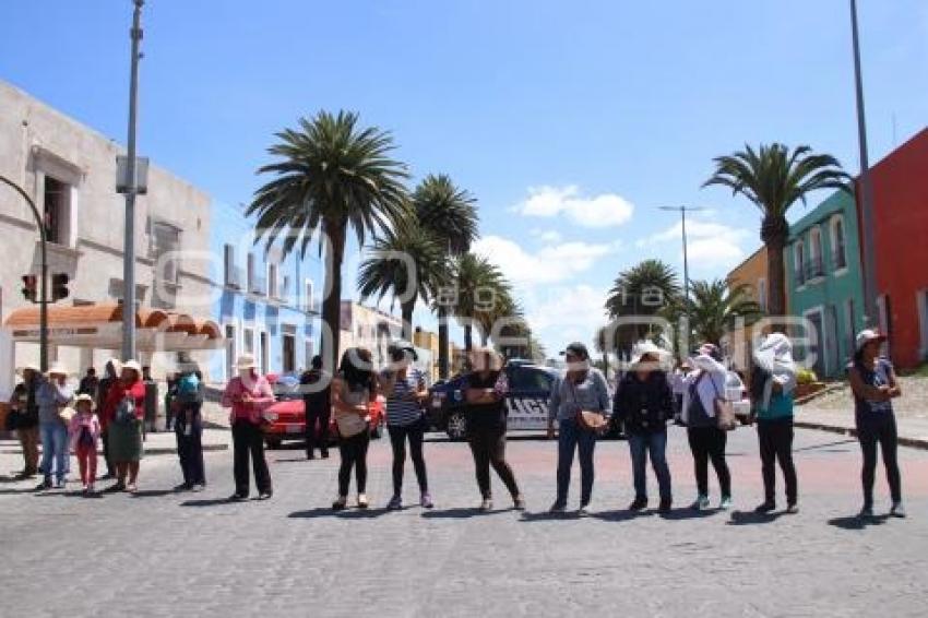 MANIFESTACION . HABITANTES DE CANOA